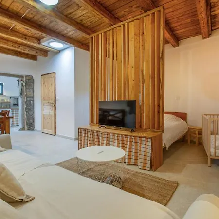 Apartment Robida Sezana