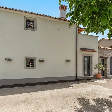 Apartment Robida