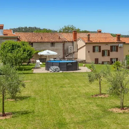 Apartment Robida