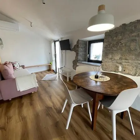 Apartmaji Robida شقة