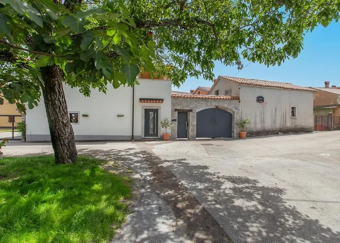 شقة Apartmaji Robida Sežana