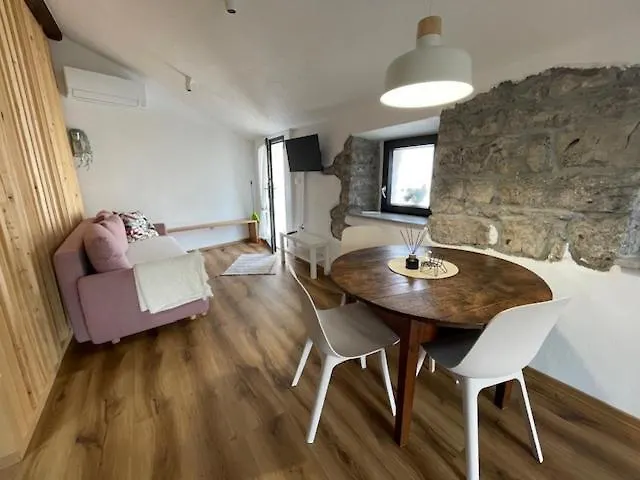 Apartmaji Robida شقة